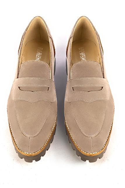 Tan beige women's casual loafers. Round toe. Low rubber soles. Top view - Florence KOOIJMAN